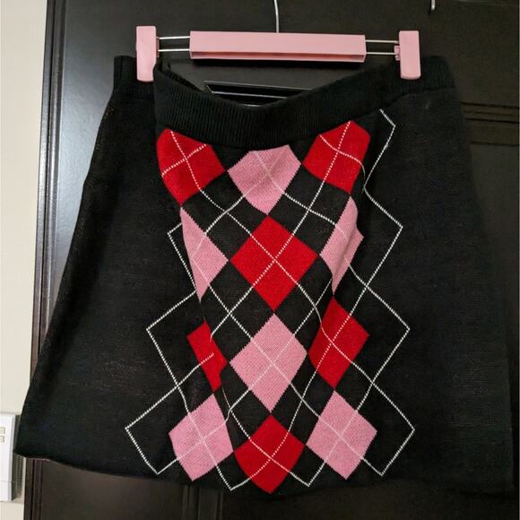 DIVIDED NWT ARGYLE 3X SKIRT PINK/BRN - Picture 1 of 4